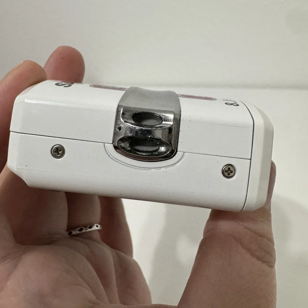 Sanyo S870 8.1MP Digital‎ Camera White - WARPED DISPLAY